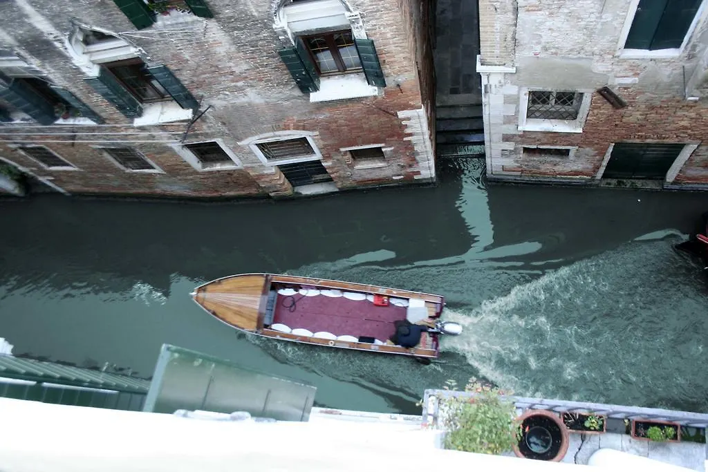 Ai Sognatori Bed & Breakfast Venice 0*,  Italy